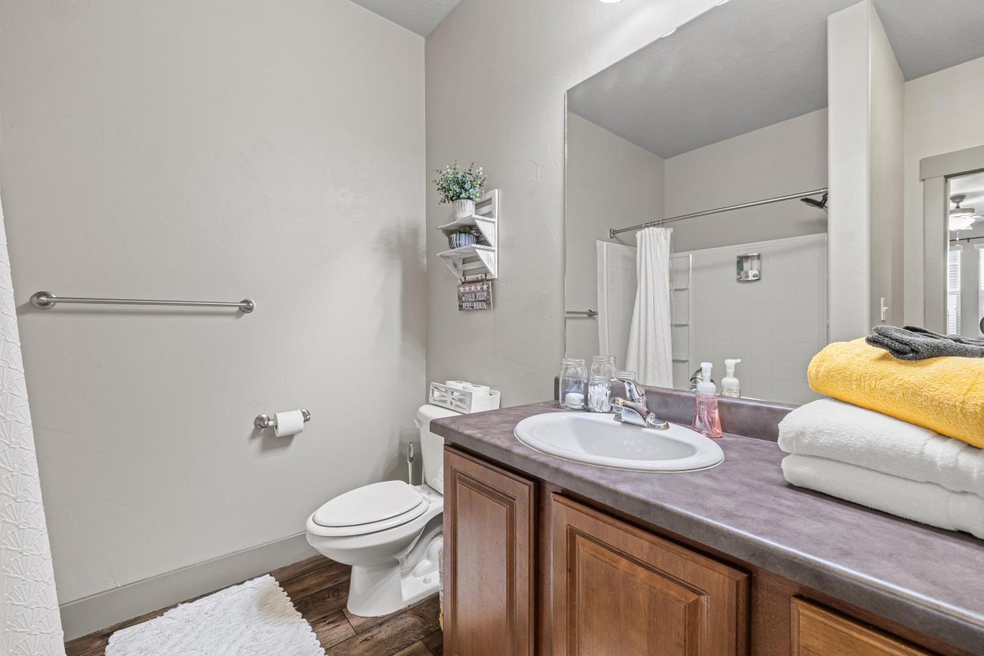 Butterfly Themed Kings Apartment With Private Garage & Access To Lux Hot Tub, Bbq & Gym South Jordan Luaran gambar