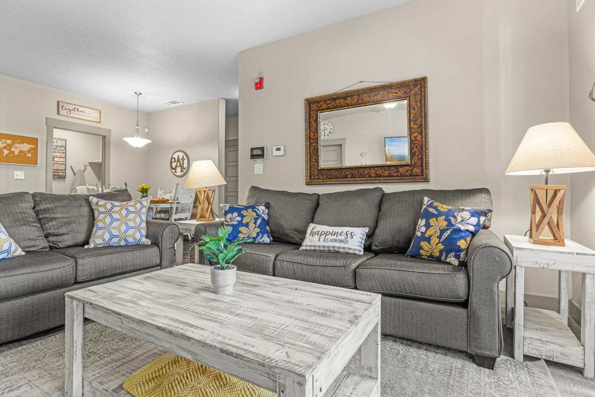 Butterfly Themed Kings Apartment With Private Garage & Access To Lux Hot Tub, Bbq & Gym South Jordan Luaran gambar