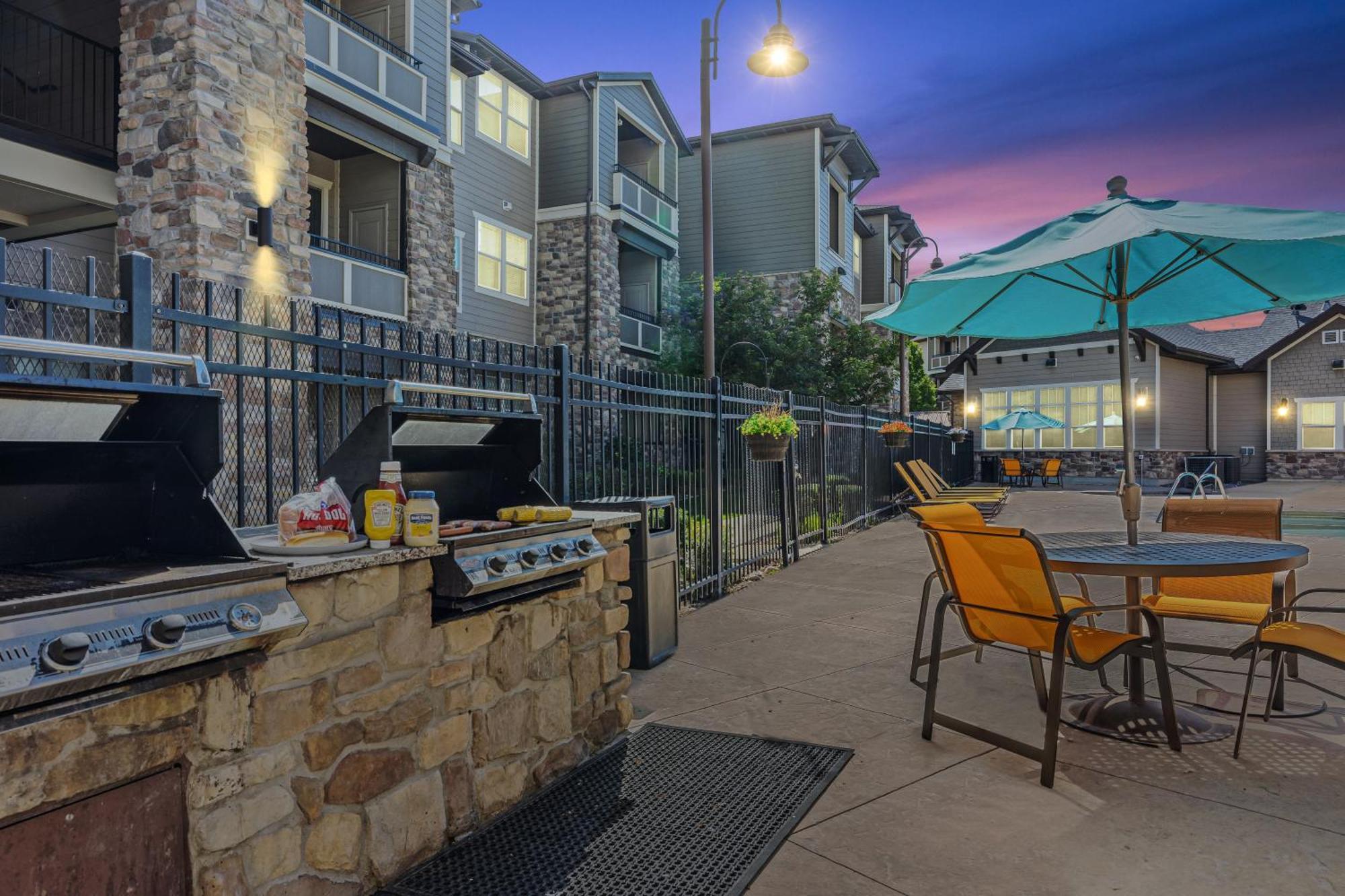 Butterfly Themed Kings Apartment With Private Garage & Access To Lux Hot Tub, Bbq & Gym South Jordan Luaran gambar